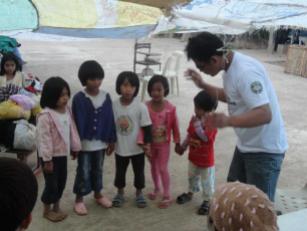 Children with our volunteer